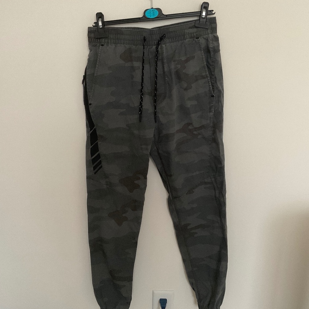 Army fatigue American Eagle Pants